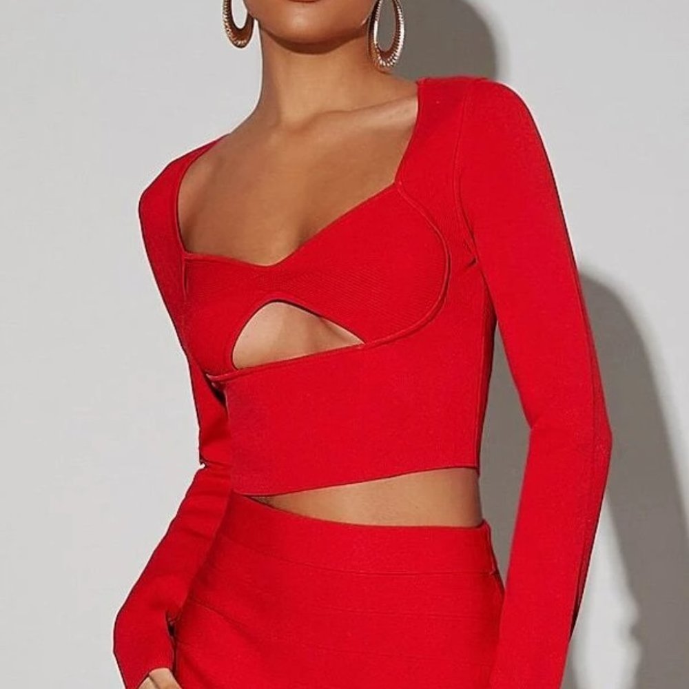 red cutout front crop sweater trending fall winter - Picture 3 of 5